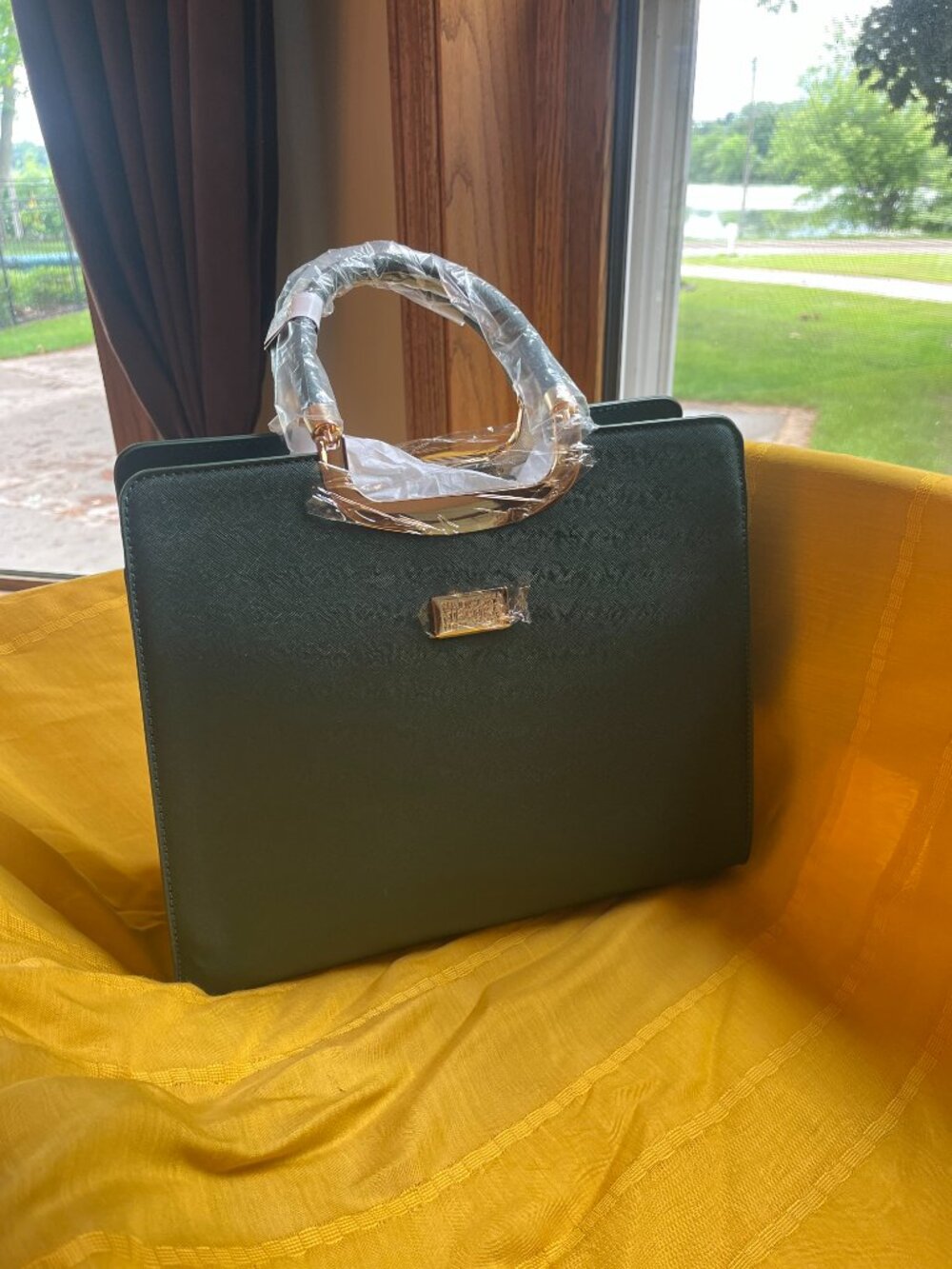 Lovely Green Badgley Mischka Handbag! NEW!!
